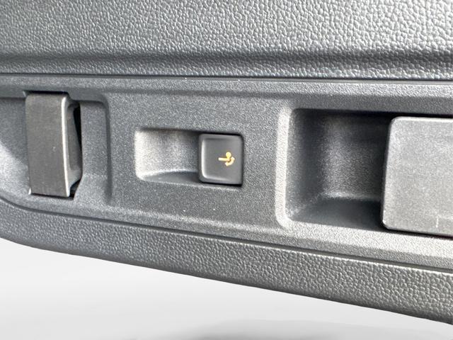 Skoda / Superb Combi / / / / DSG+NAVI+AHK+EL.HECKKL.+KESSY+SHZ, Beispielbilder, ggf. teilweise mit Sonderausstattung