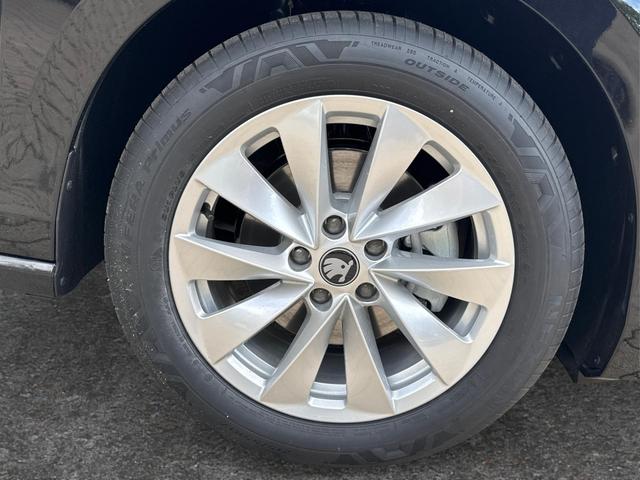 Skoda / Superb Combi / / / / DSG+NAVI+AHK+EL.HECKKL.+KESSY+SHZ, Beispielbilder, ggf. teilweise mit Sonderausstattung