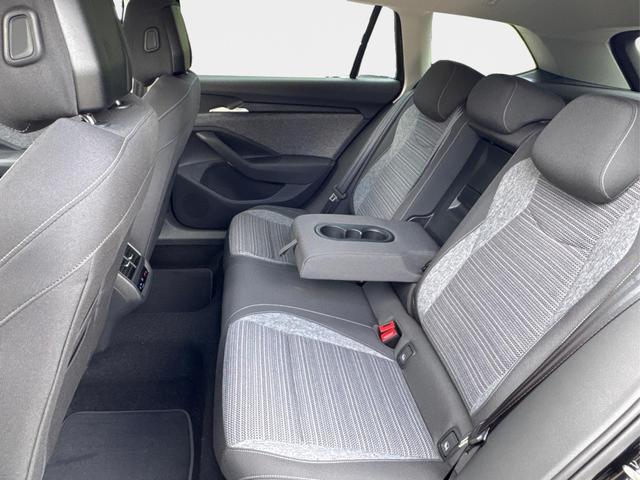 Skoda / Superb Combi / / / / DSG+NAVI+AHK+EL.HECKKL.+KESSY+SHZ, Beispielbilder, ggf. teilweise mit Sonderausstattung