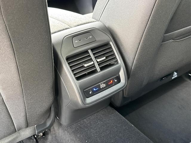 Skoda / Superb Combi / / / / DSG+NAVI+AHK+EL.HECKKL.+KESSY+SHZ, Beispielbilder, ggf. teilweise mit Sonderausstattung