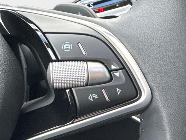 Skoda / Superb Combi / / / / DSG+NAVI+AHK+EL.HECKKL.+KESSY+SHZ, Beispielbilder, ggf. teilweise mit Sonderausstattung