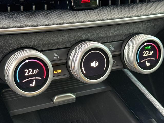 Skoda / Superb Combi / / / / DSG+NAVI+AHK+EL.HECKKL.+KESSY+SHZ, Beispielbilder, ggf. teilweise mit Sonderausstattung