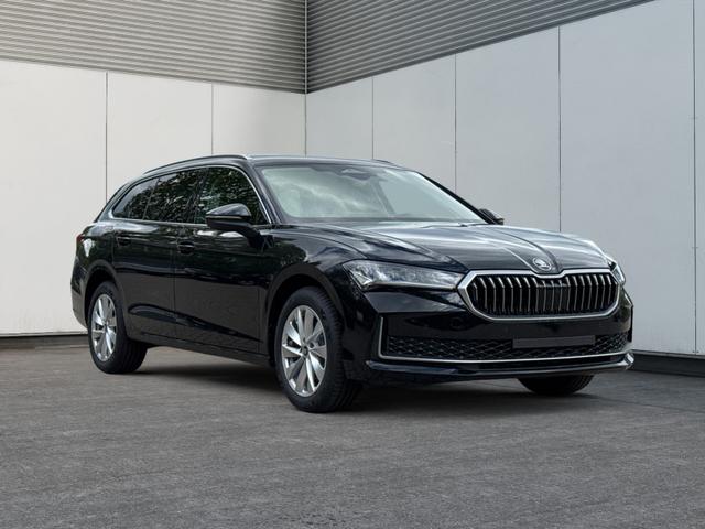 Skoda / Superb Combi / / / / DSG+NAVI+AHK+EL.HECKKL.+KESSY+SHZ, Beispielbilder, ggf. teilweise mit Sonderausstattung