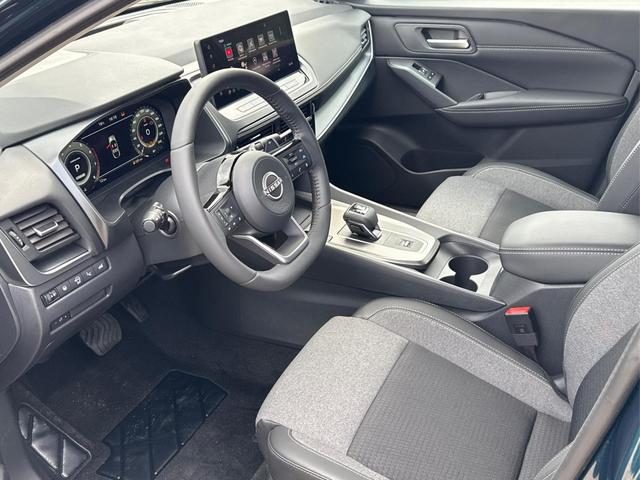 Nissan / Qashqai / Blau / / / EL.HECKKL+HEAD-UP+KAMERA+ACC+PDC+SHZ+LED 