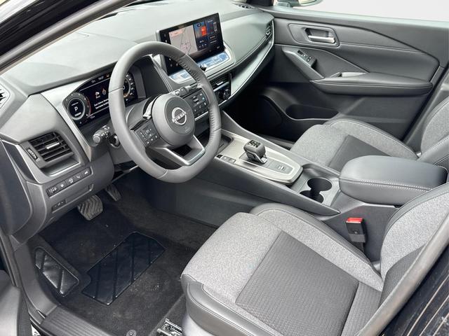 Nissan / Qashqai / Schwarz / / / EL.HECKKL+HEAD-UP+KAMERA+ACC+PDC+SHZ+LED 