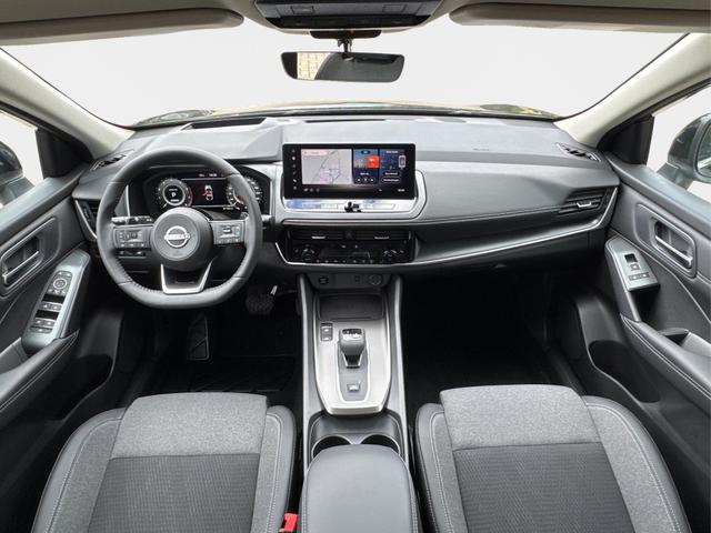 Nissan / Qashqai / Schwarz / / / EL.HECKKL+HEAD-UP+KAMERA+ACC+PDC+SHZ+LED 