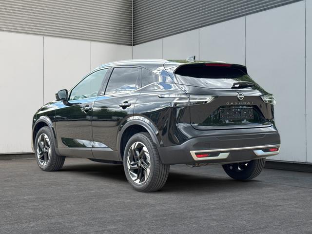 Nissan / Qashqai / Schwarz / / / EL.HECKKL+HEAD-UP+KAMERA+ACC+PDC+SHZ+LED 