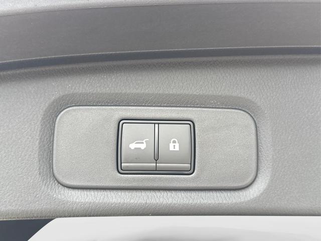 Nissan / Qashqai / Schwarz / / / EL.HECKKL+HEAD-UP+KAMERA+ACC+PDC+SHZ+LED 
