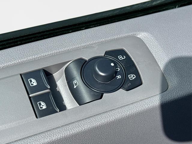 Volkswagen / T7 Caravelle / / / / LR 9-Sitzer+AHK+LED+KAM+PDC+SHZ+ALU+GJR, Beispielbilder, ggf. teilweise mit Sonderausstattung
