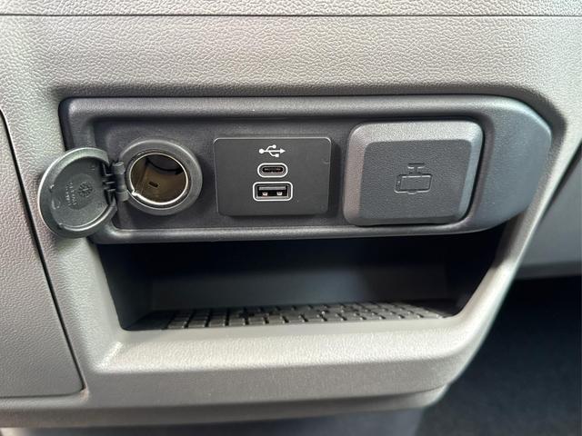 Volkswagen / T7 Caravelle / / / / LR 9-Sitzer+AHK+LED+KAM+PDC+SHZ+ALU+GJR, Beispielbilder, ggf. teilweise mit Sonderausstattung
