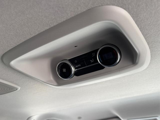 Volkswagen / T7 Caravelle / / / / LR 9-Sitzer+AHK+LED+KAM+PDC+SHZ+ALU+GJR, Beispielbilder, ggf. teilweise mit Sonderausstattung