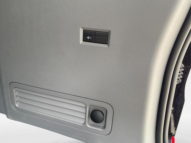 Volkswagen / T7 Caravelle / / / / LR 8-Sitzer+AHK+LED+KAM+PDC+SHZ+ALU+GJR, Beispielbilder, ggf. teilweise mit Sonderausstattung