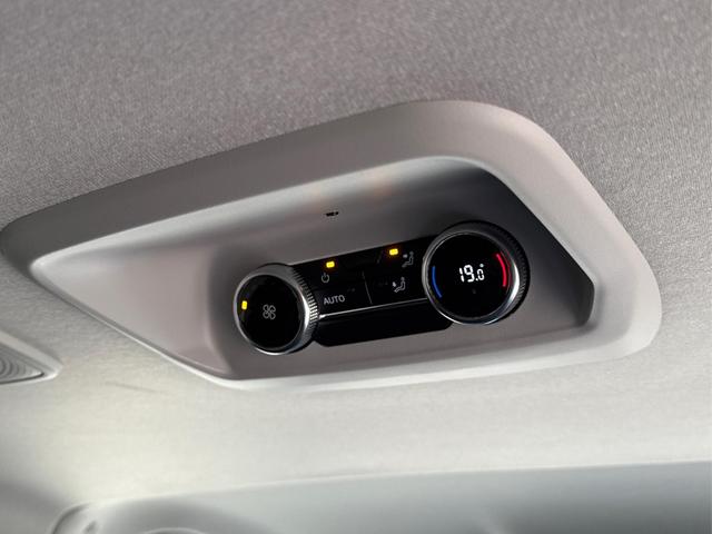 Volkswagen / T7 Caravelle / / / / KR 8-Sitzer+AHK+LED+KAM+PDC+SHZ+ALU+GJR, Beispielbilder, ggf. teilweise mit Sonderausstattung
