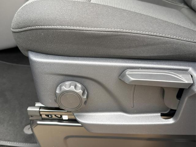 Volkswagen / T7 Caravelle / / / / KR 8-Sitzer+AHK+LED+KAM+PDC+SHZ+ALU+GJR, Beispielbilder, ggf. teilweise mit Sonderausstattung