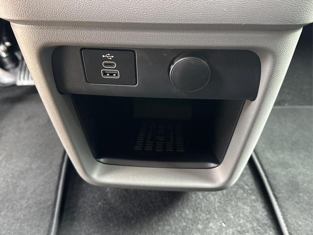 Volkswagen / T7 Caravelle / / / / KR 8-Sitzer+AHK+LED+KAM+PDC+SHZ+ALU+GJR, Beispielbilder, ggf. teilweise mit Sonderausstattung