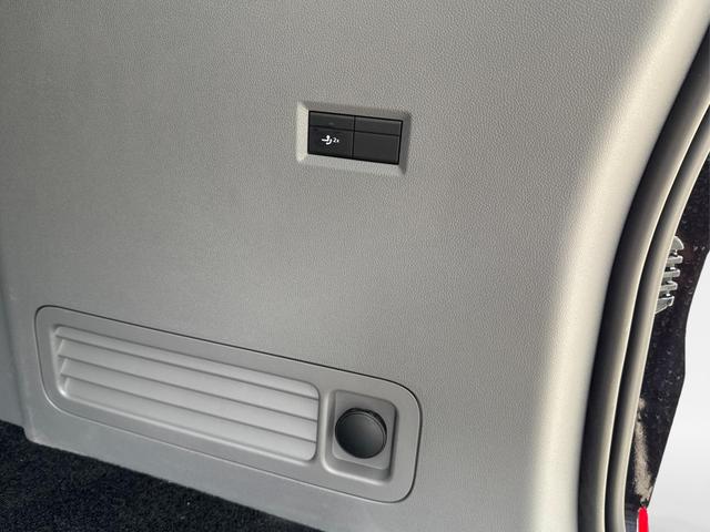 Volkswagen / T7 Caravelle / / / / LR 8-Sitzer+AHK+LED+KAM+PDC+SHZ+ALU+GJR, Beispielbilder, ggf. teilweise mit Sonderausstattung
