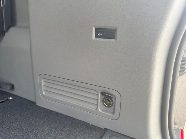 Volkswagen / T7 Caravelle / / / / KR 8-Sitzer+AHK+LED+KAM+PDC+SHZ+ALU+GJR, Beispielbilder