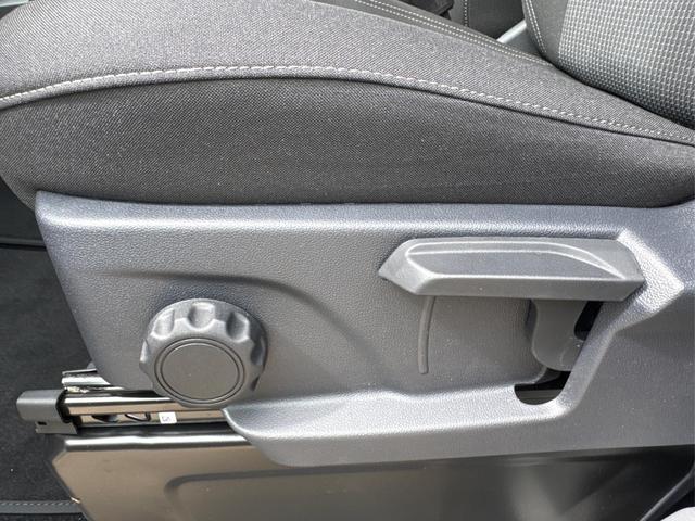 Volkswagen / T7 Caravelle / / / / KR 9-Sitzer+AHK+LED+KAM+PDC+SHZ+ALU+GJR, Beispielbilder, ggf. teilweise mit Sonderausstattung