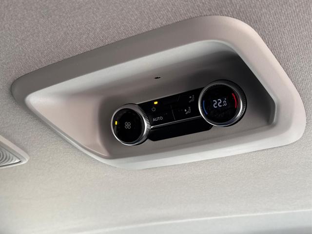 Volkswagen / T7 Caravelle / / / / KR 9-Sitzer+AHK+LED+KAM+PDC+SHZ+ALU+GJR, Beispielbilder, ggf. teilweise mit Sonderausstattung