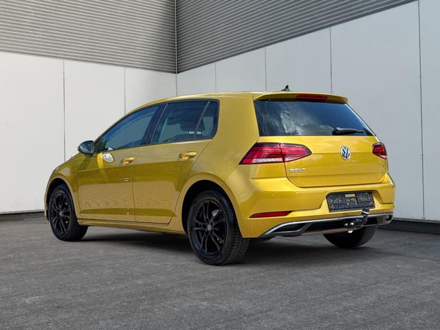Volkswagen / Golf / Gelb / / / 1.4 TSI Comfortline LED+SHZ+16ALU+Climatronic