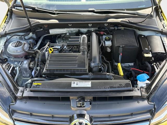 Volkswagen / Golf / Gelb / / / 1.4 TSI Comfortline LED+SHZ+16ALU+Climatronic
