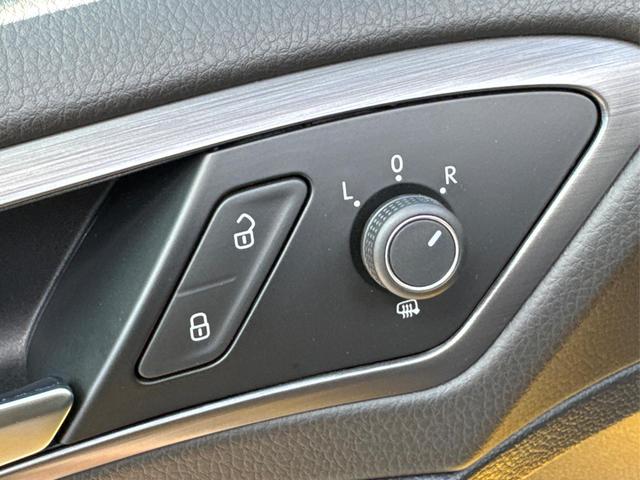 Volkswagen / Golf / Gelb / / / 1.4 TSI Comfortline LED+SHZ+16ALU+Climatronic