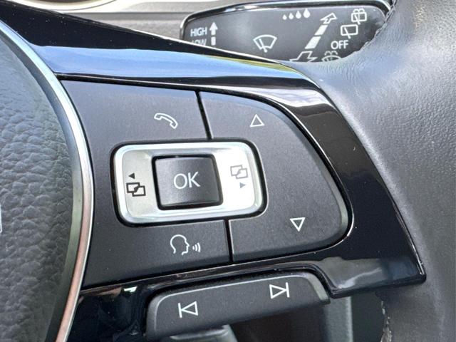 Volkswagen / Golf / Gelb / / / 1.4 TSI Comfortline LED+SHZ+16ALU+Climatronic