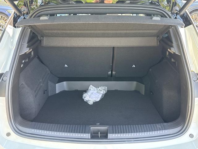 Renault / Austral / Schwarz / / / NAVI+LED+KAMERA+elektr.HECKKL.+19LM