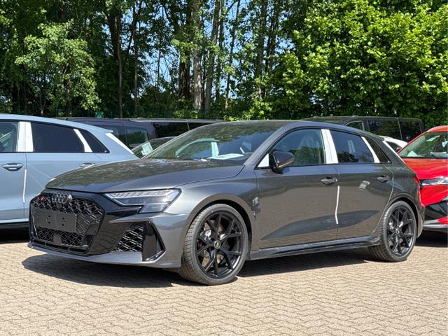 RS3 Sportback - MATRIX+360KAM+SHZ+KLIMA+LED+SOUND+19"ALU+DESIGNPAKET ROT