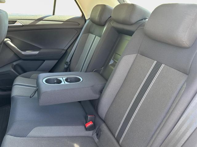 Volkswagen / T-Roc / Grau / / / NAVI+ACC+KAMERA+el.HECKKLAPPE+SHZ