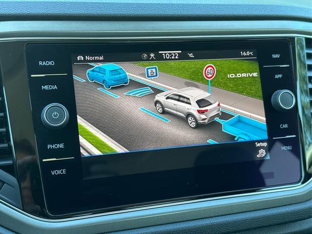 Volkswagen / T-Roc / Grau / / / NAVI+ACC+KAMERA+el.HECKKLAPPE+SHZ