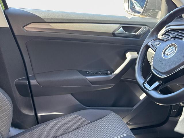 Volkswagen / T-Roc / Grau / / / NAVI+ACC+KAMERA+el.HECKKLAPPE+SHZ