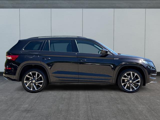 Skoda / Kodiaq / Schwarz / / / Sportline AHK+NAVI+20ALU+PDC+KAMERA+ACC+el.HECKKL.+KESSY