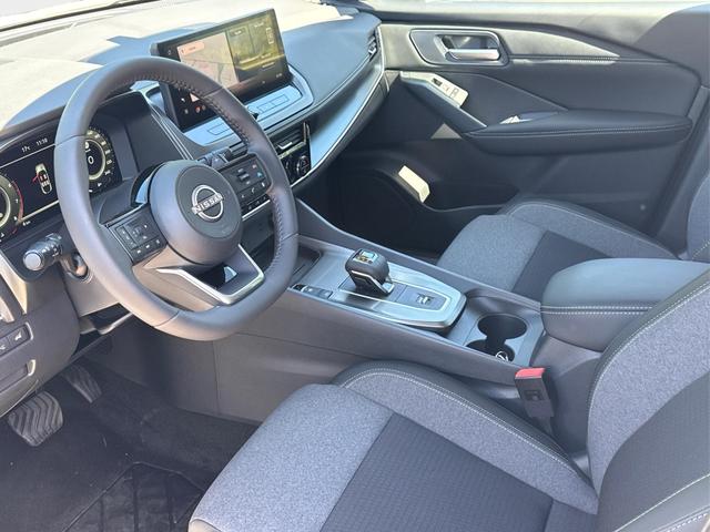 Nissan / Qashqai / Wei&szlig; / / / EL. HECKKL+HEAD-UP+KAMERA+ACC+PDC+SHZ+LED , Beispielbilder