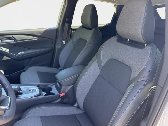 Nissan / Qashqai / Wei&szlig; / / / EL. HECKKL+HEAD-UP+KAMERA+ACC+PDC+SHZ+LED , Beispielbilder