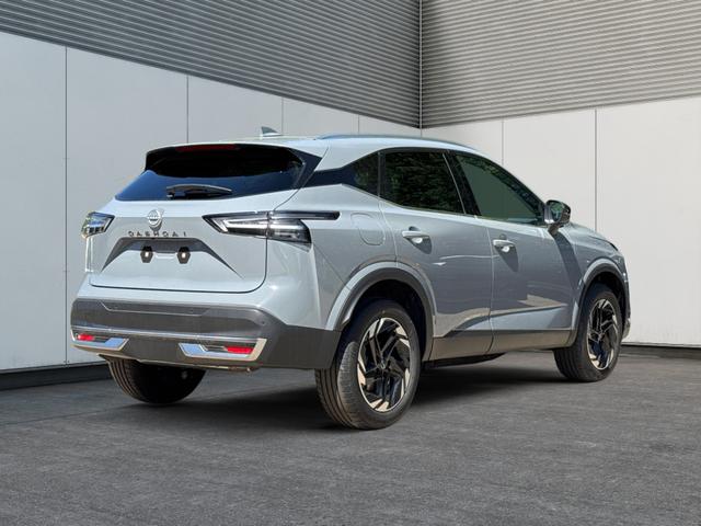 Nissan / Qashqai / Grau / / / EL.HECKKL+HEAD-UP+KAMERA+ACC+PDC+SHZ+LED , Beispielbilder, ggf. teilweise mit Sonderausstattung
