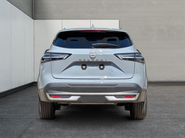 Nissan / Qashqai / Grau / / / EL.HECKKL+HEAD-UP+KAMERA+ACC+PDC+SHZ+LED , Beispielbilder, ggf. teilweise mit Sonderausstattung
