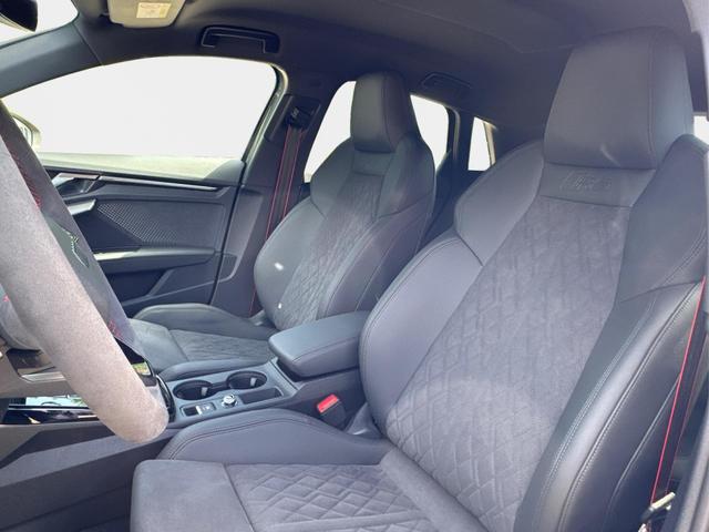 Audi / RS3 Sportback / Grau / / / MATRIX+360KAM+SHZ+KLIMA+LED+SOUND+19ALU+DESIGNPAKET ROT, Beispielbilder