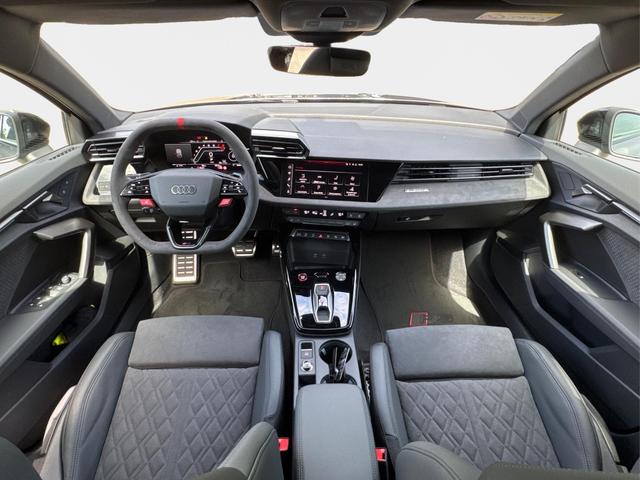 Audi / RS3 Sportback / Grau / / / MATRIX+360KAM+SHZ+KLIMA+LED+SOUND+19ALU+DESIGNPAKET ROT, Beispielbilder