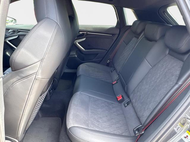 Audi / RS3 Sportback / Grau / / / MATRIX+360KAM+SHZ+KLIMA+LED+SOUND+19ALU+DESIGNPAKET ROT, Beispielbilder