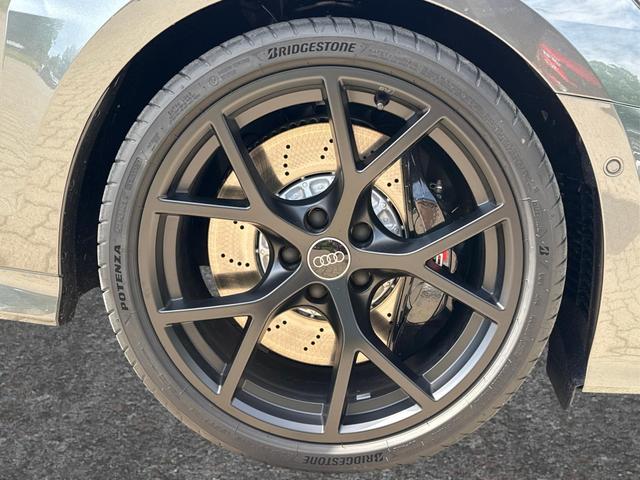 Audi / RS3 Sportback / Grau / / / MATRIX+360KAM+SHZ+KLIMA+LED+SOUND+19ALU+DESIGNPAKET ROT, Beispielbilder