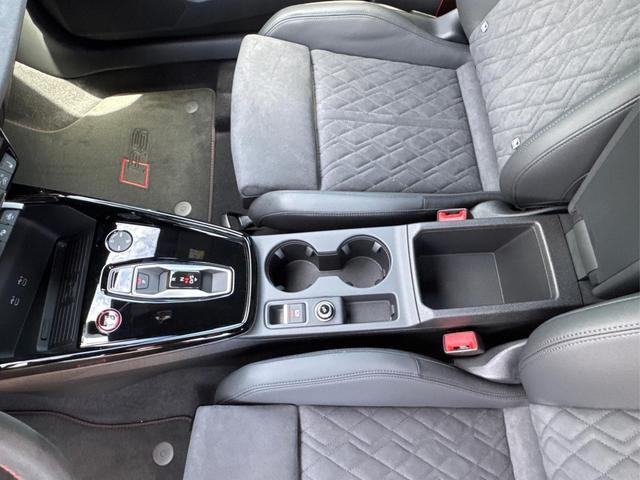 Audi / RS3 Sportback / Grau / / / MATRIX+360KAM+SHZ+KLIMA+LED+SOUND+19ALU+DESIGNPAKET ROT, Beispielbilder