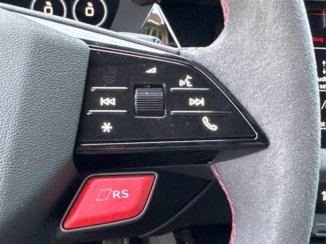 Audi / RS3 Sportback / Grau / / / MATRIX+360KAM+SHZ+KLIMA+LED+SOUND+19ALU+DESIGNPAKET ROT, Beispielbilder