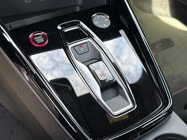 Audi / RS3 Sportback / Grau / / / MATRIX+360KAM+SHZ+KLIMA+LED+SOUND+19ALU+DESIGNPAKET ROT, Beispielbilder