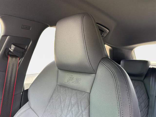 Audi / RS3 Sportback / Grau / / / MATRIX+360KAM+SHZ+KLIMA+LED+SOUND+19ALU+DESIGNPAKET ROT, Beispielbilder