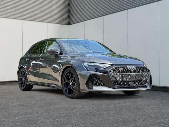 Audi / RS3 Sportback / Grau / / / MATRIX+360KAM+SHZ+KLIMA+LED+SOUND+19ALU+DESIGNPAKET ROT, Beispielbilder