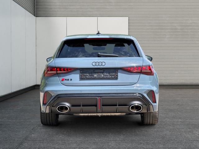 Audi / RS3 Sportback / Grau / / / MATRIX+360KAM+SHZ+KLIMA+LED+SOUND+19ALU+DESIGNPAKET ROT, Beispielbilder