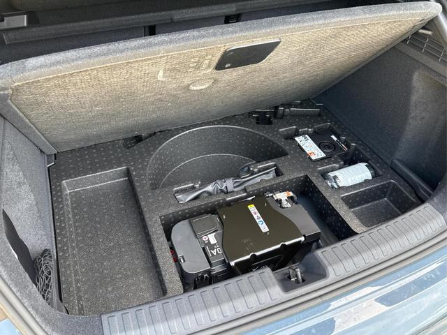 Audi / RS3 Sportback / Grau / / / MATRIX+360KAM+SHZ+KLIMA+LED+SOUND+19ALU+DESIGNPAKET ROT, Beispielbilder