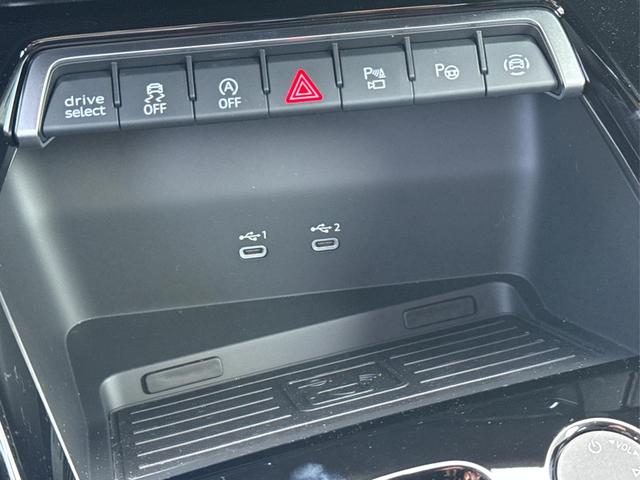 Audi / RS3 Sportback / Grau / / / MATRIX+360KAM+SHZ+KLIMA+LED+SOUND+19ALU+DESIGNPAKET ROT, Beispielbilder