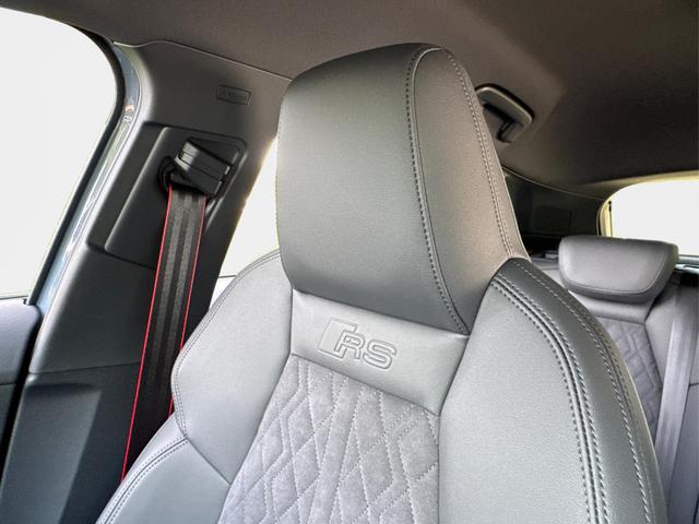 Audi / RS3 Sportback / Grau / / / MATRIX+360KAM+SHZ+KLIMA+LED+SOUND+19ALU+DESIGNPAKET ROT, Beispielbilder